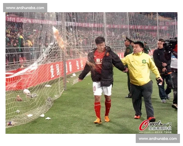 暴雨中工体燃爆!国安 2-1 胜亚泰,张稀哲曹永竞破门 + 法比奥献关键助攻